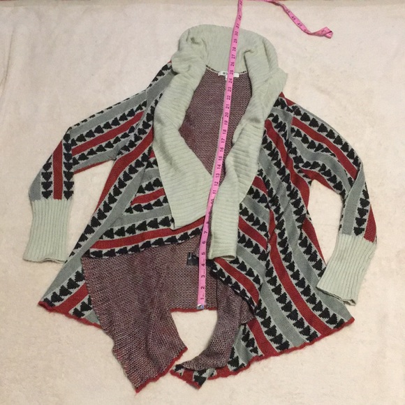 Geometric knit sweater, red white & grey triangles - Picture 3 of 4